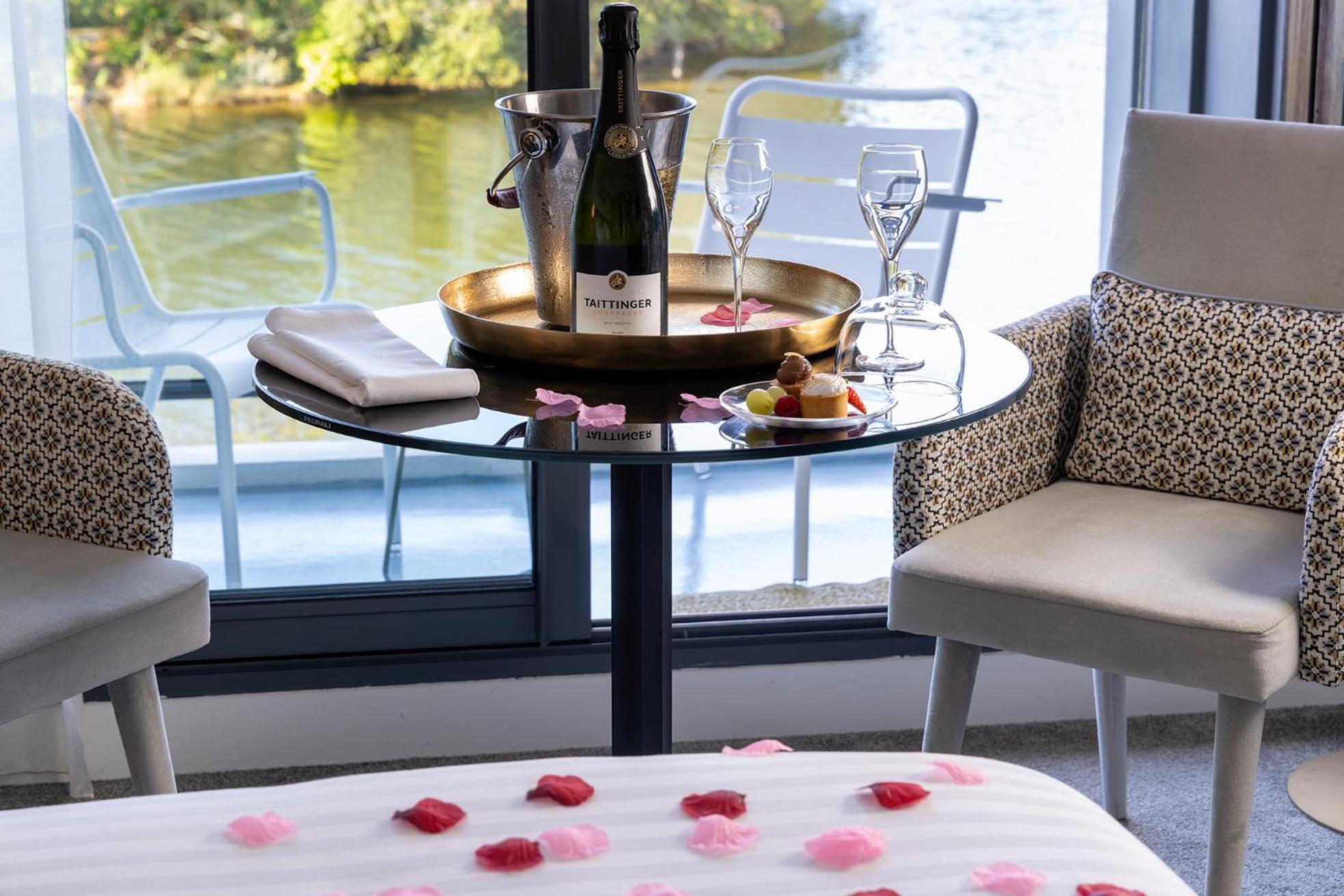 Best Western Plus Hotel Les Rives Du Ter Лармор-Плаж Екстер'єр фото
